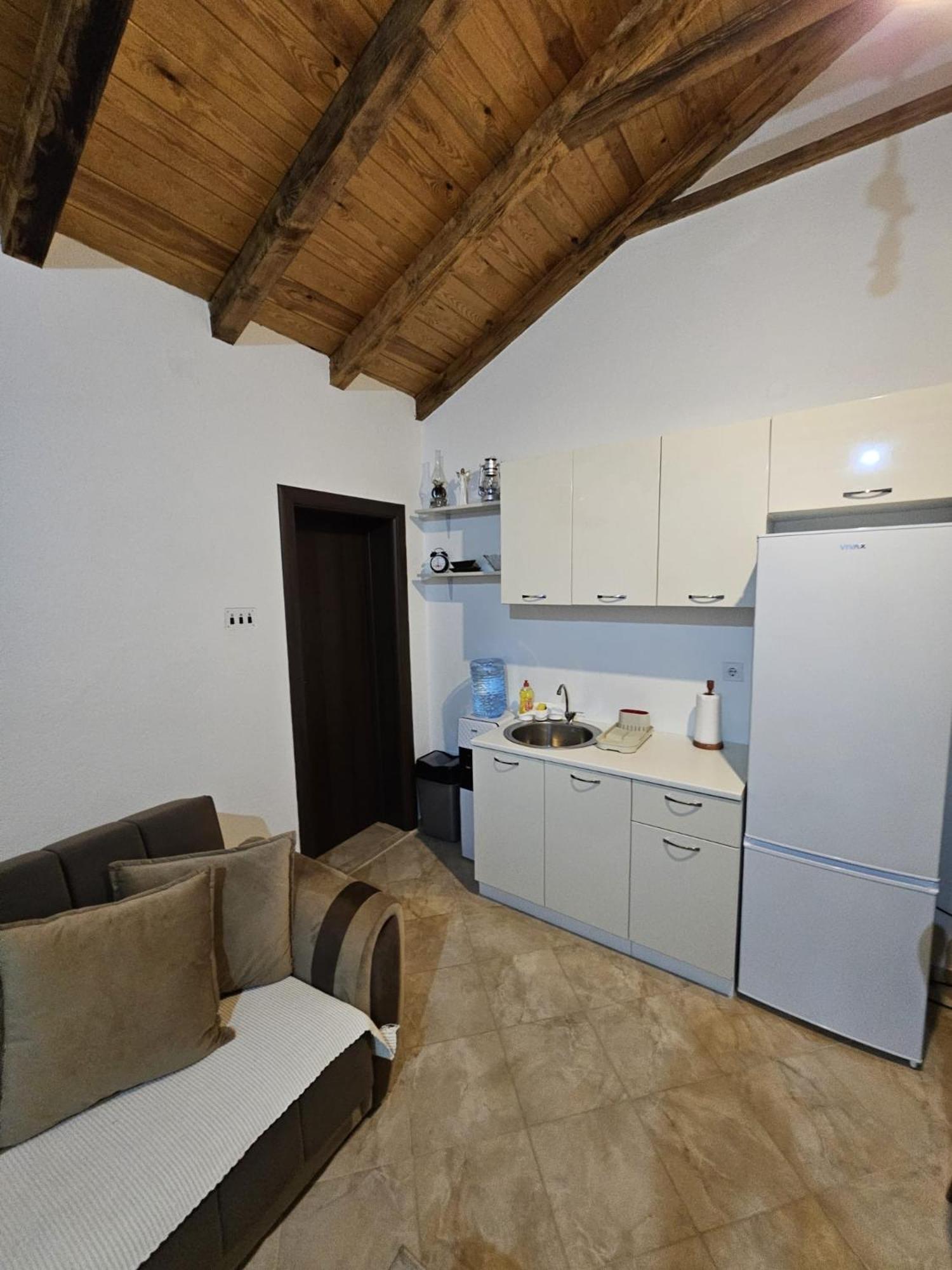 Lakeview Apartments Jolicic Virpazar Bagian luar foto